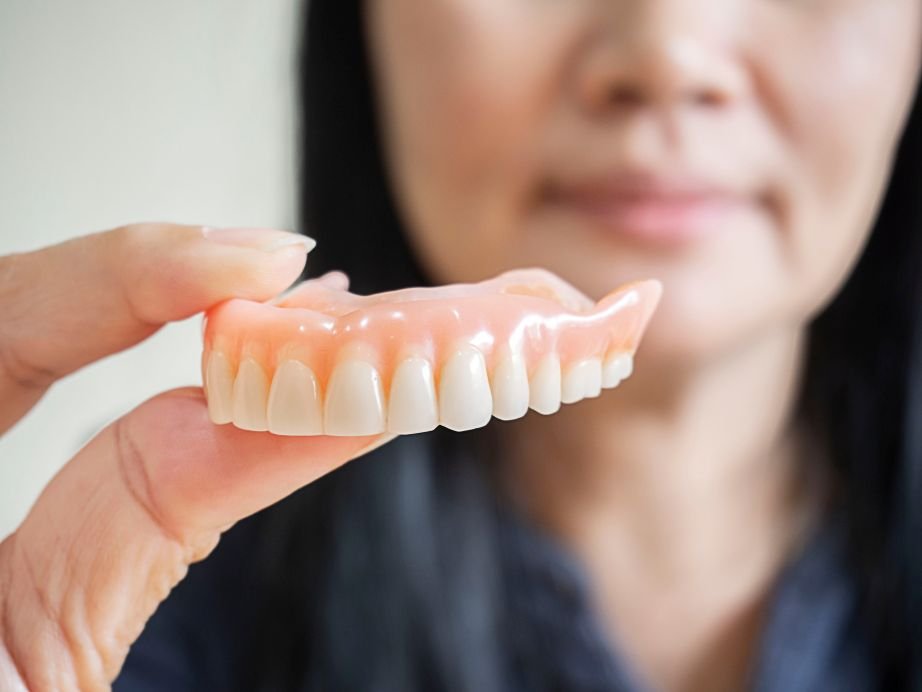 Full Dentures & Partials